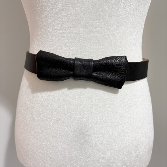 Kate Spade In The Loop Bow Belt Pebbled Black Leather Size XS Small 28” main image 7